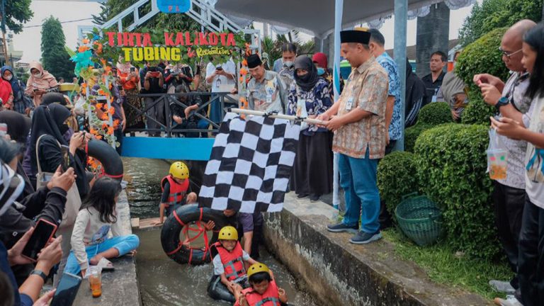 Bantaran Kali jadi Wisata Tubing