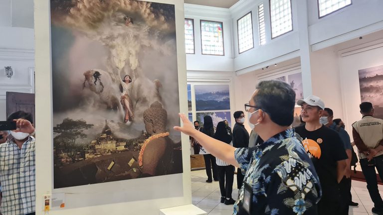 Bara Api Merepresentasi ‘Perkawinan Agung’ Borobudur-Merapi