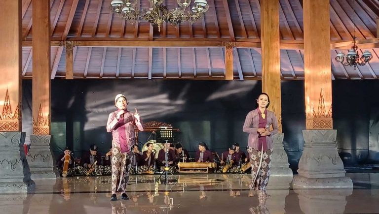 Rinding Gumbeng Tampil di Istana Negara