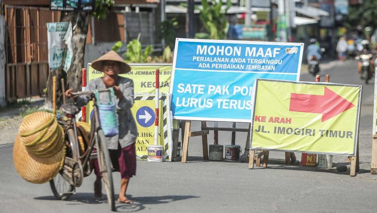 Jalan Ditutup, Omzet Pedagang Turun 60 Persen