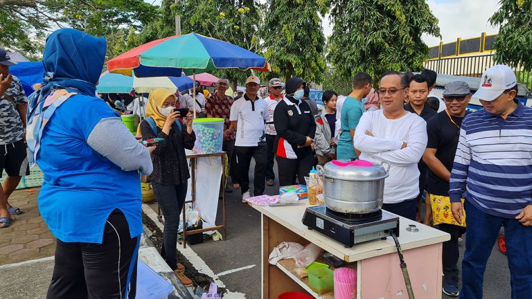 Pakai Sport Center Kontak Pak Raden