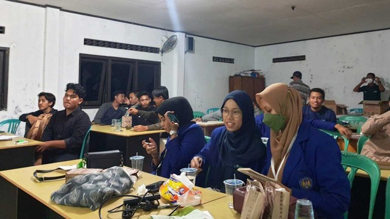 Atasi Kondisi Air Desa Andong, Salurkan Ilmu ke Warga