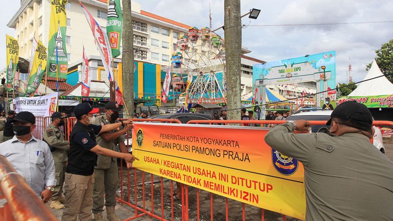 Satpol PP Hentikan Aktivitas TJE