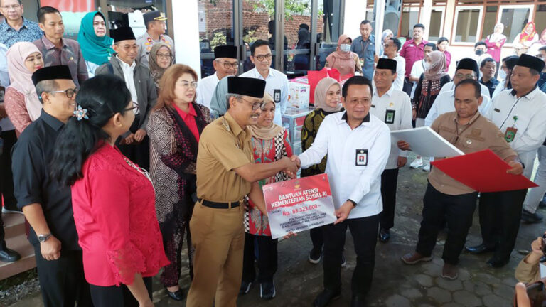 Kemiskinan dan Stunting Tertinggi di DIJ dan Nasional