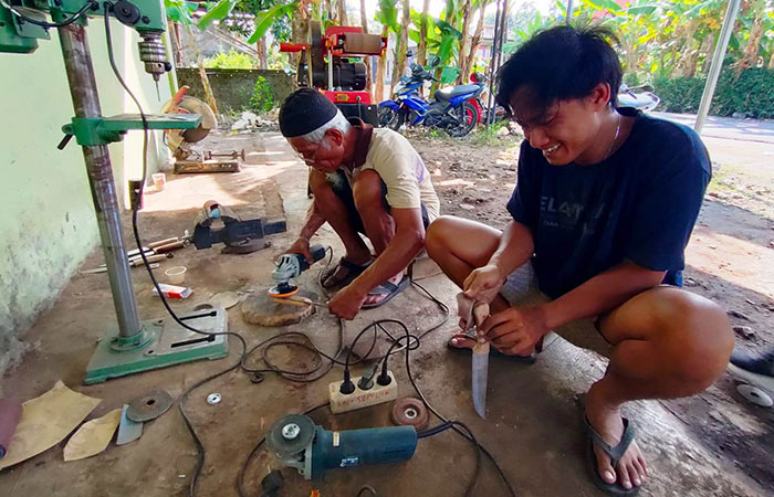 Jelang Kurban, Pandai Besi Kebanjiran Order Pesanan Pisau dan Golok Naik 50 Persen