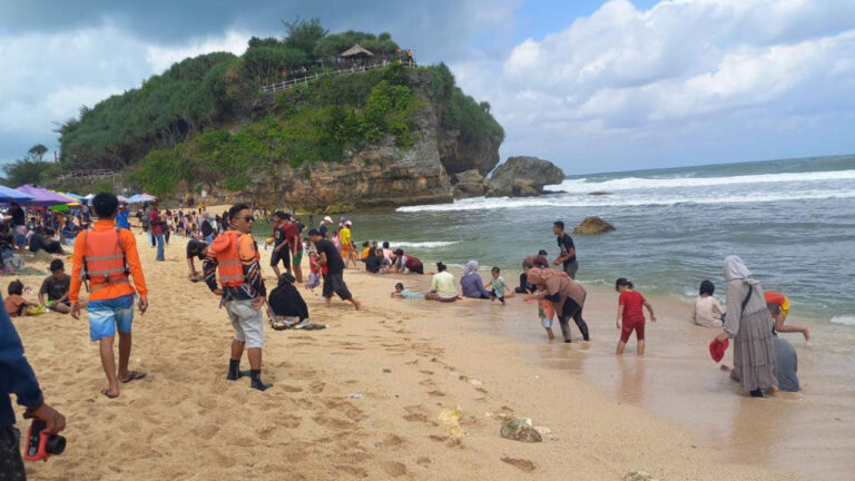 Didominasi ke Pantai, Waspadai Gelombang Tinggi