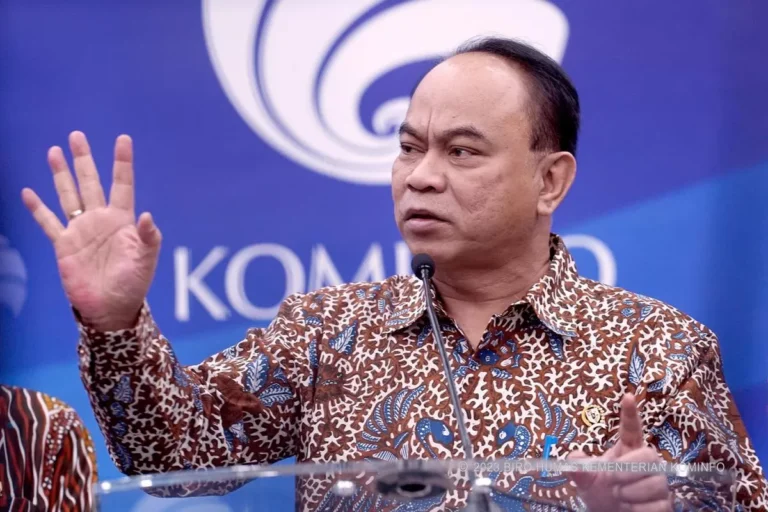 Menkominfo Buka – Bukaan Data, Facebook Sarang Hoax Pemilu 2024