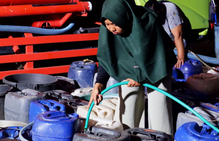 Hujan Pertama Cuma Tanah Basah, Sumur Tetap Kering