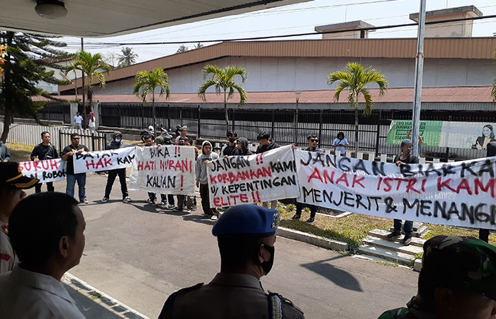 Dulu Berjaya, Kini Kelimpungan Bayar Pekerja