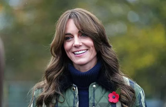 Gunakan Jaket Khas Scotlandia, Kate Middleton Cicipi Trek BMX