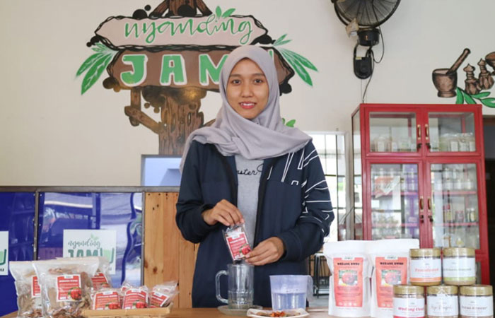 Imanintan Susan, Milenial Gombong yang Pilih Berjualan Jamu, Usung Konsep Jualan seperti Kedai Kopi