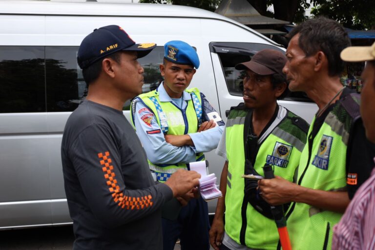 Parkir Sembarangan, Puluhan Kendaraan Digembosi dan Digembok Bannya, Paling Banyak di Pasar Kembang