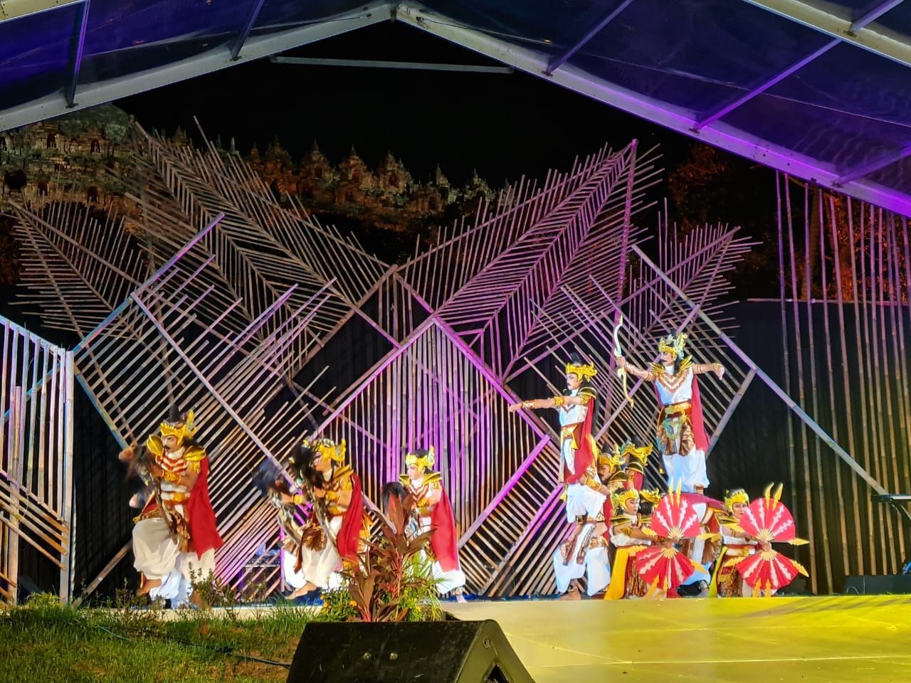 Nritya Baswara, Suguhkan Tari hingga Pertunjukan Tata Cahaya di Kompleks Candi Borobudur