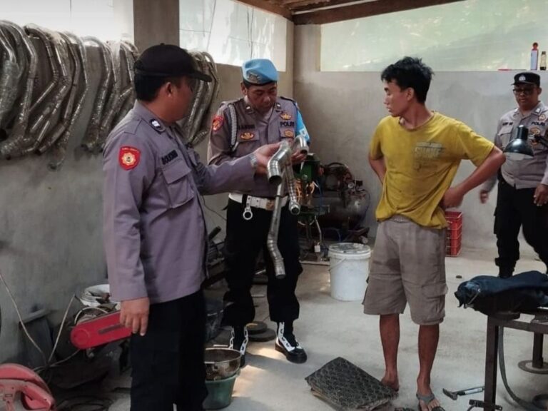 Sisir Sejumlah Bengkel, Polres Magelang Sosialisasikan Larangan Penggunaan Knalpot Brong