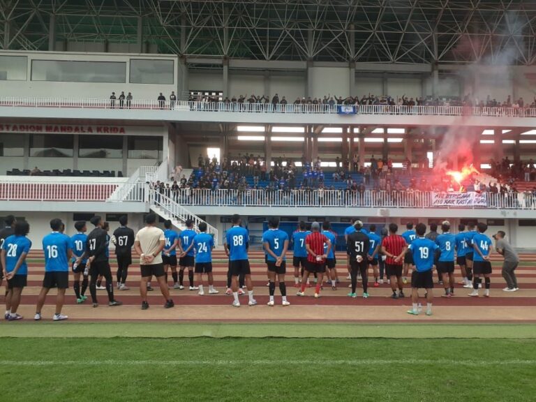 Didukung Ratusan Suporter PSIM saat Latihan, Kas Hartadi : Tambah Semangat untuk Pemain