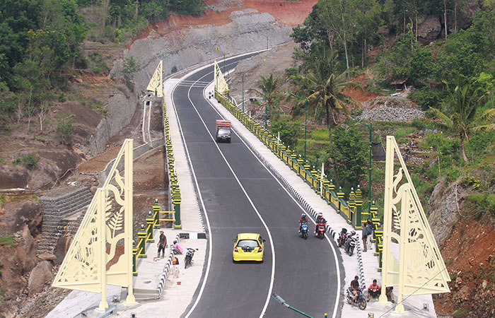 Jalur Sleman-Gunungkidul Jadi Idola Mobil Pribadi