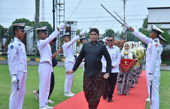 Raih Adipura setelah 10 Tahun Menunggu, Kedatangan Piala Disambut dengan Upacara Pedang Pora